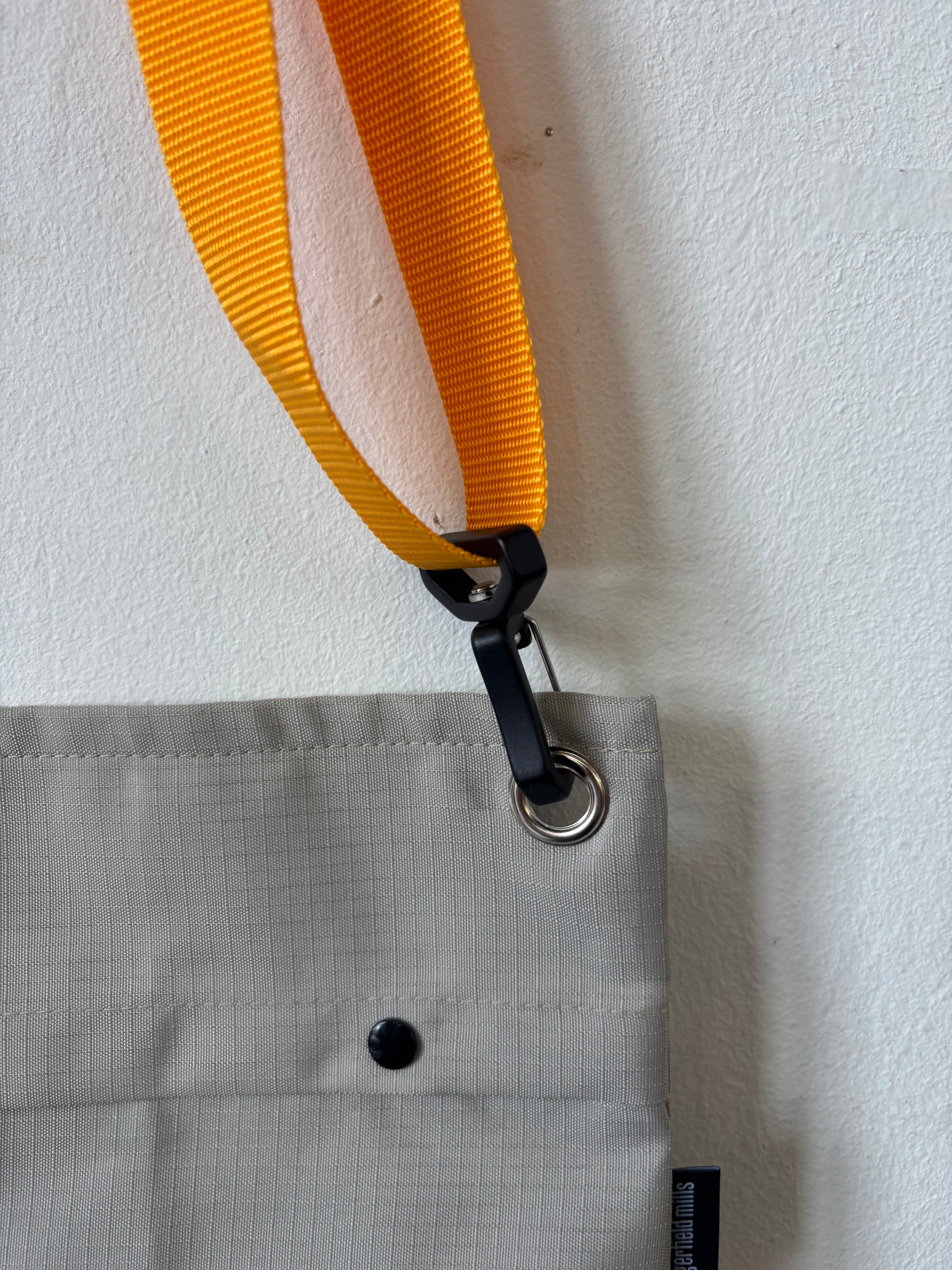 Kubrick crossbody — stone