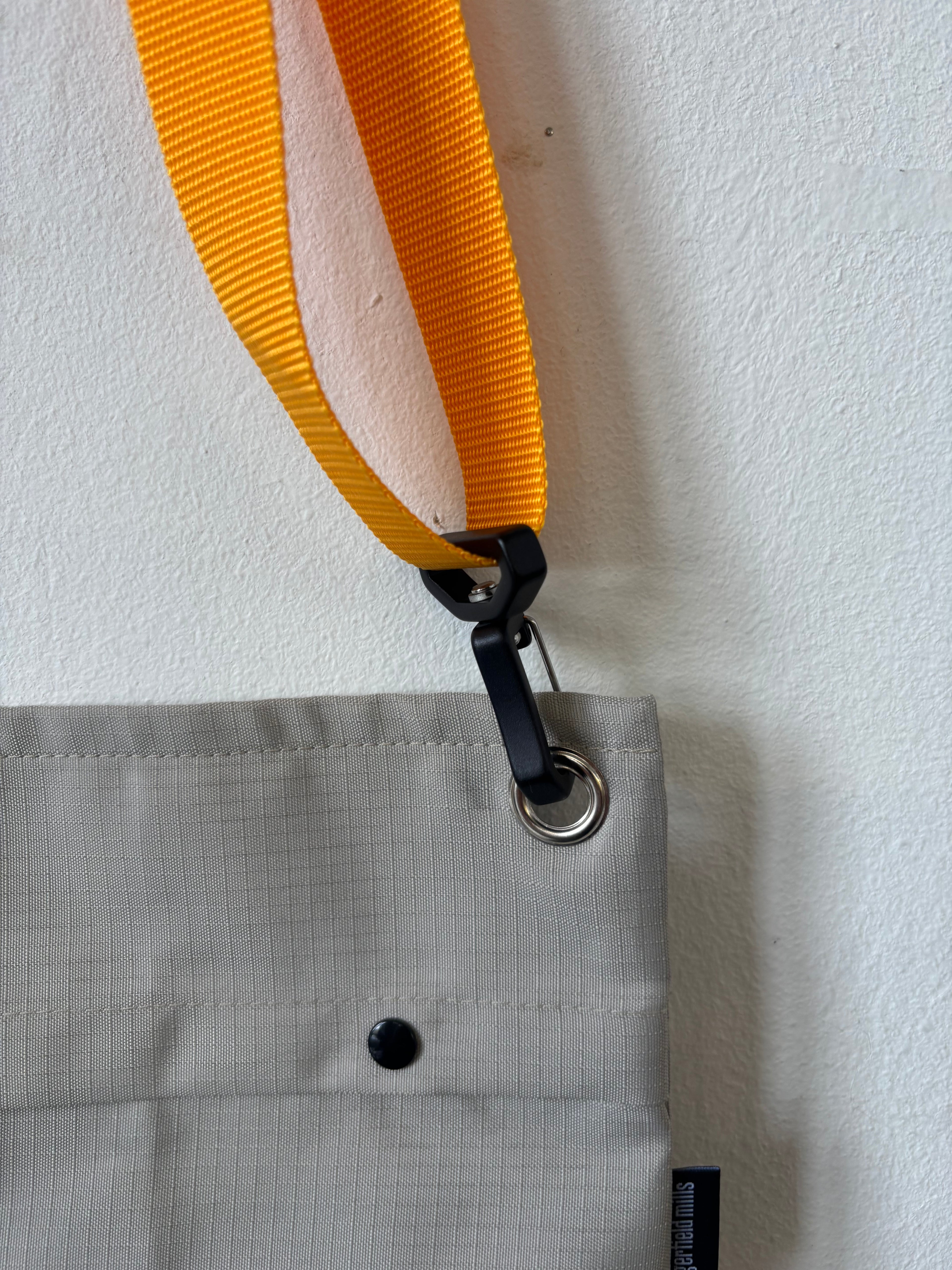 Kubrick crossbody — stone