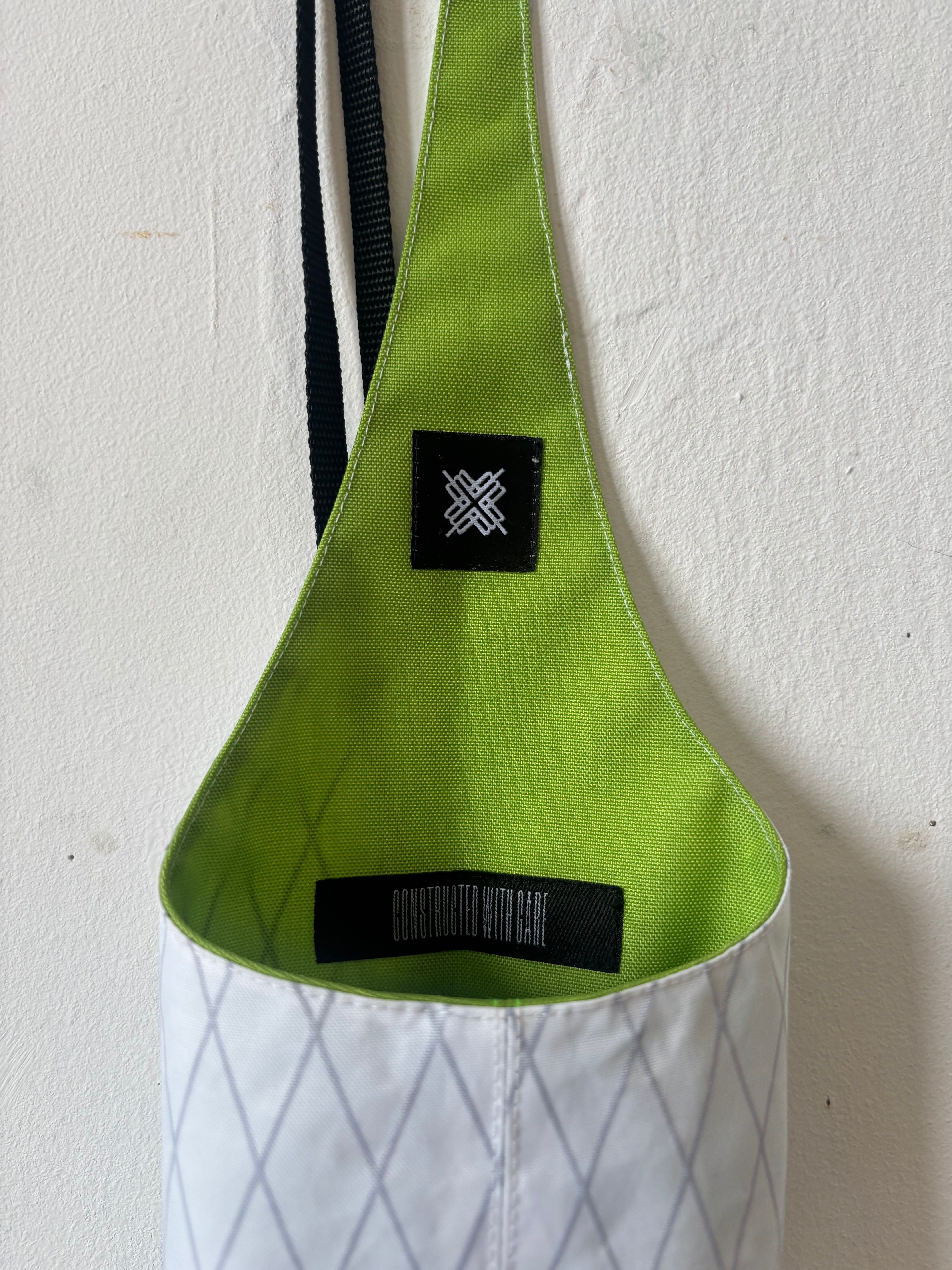 Marlon bottle sling — green apple & white X-Pac®