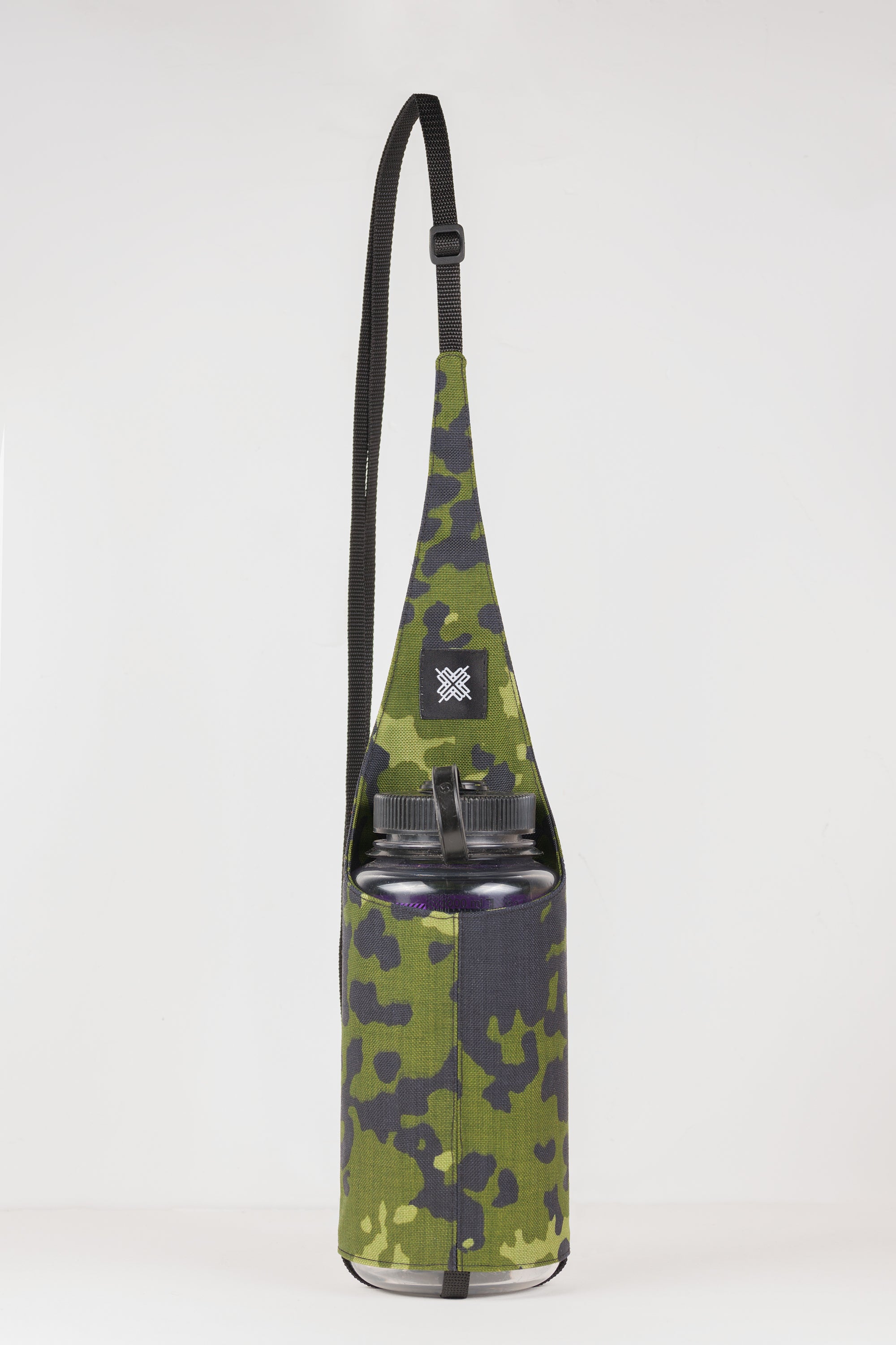 Marlon Bottle Sling — Danish camo