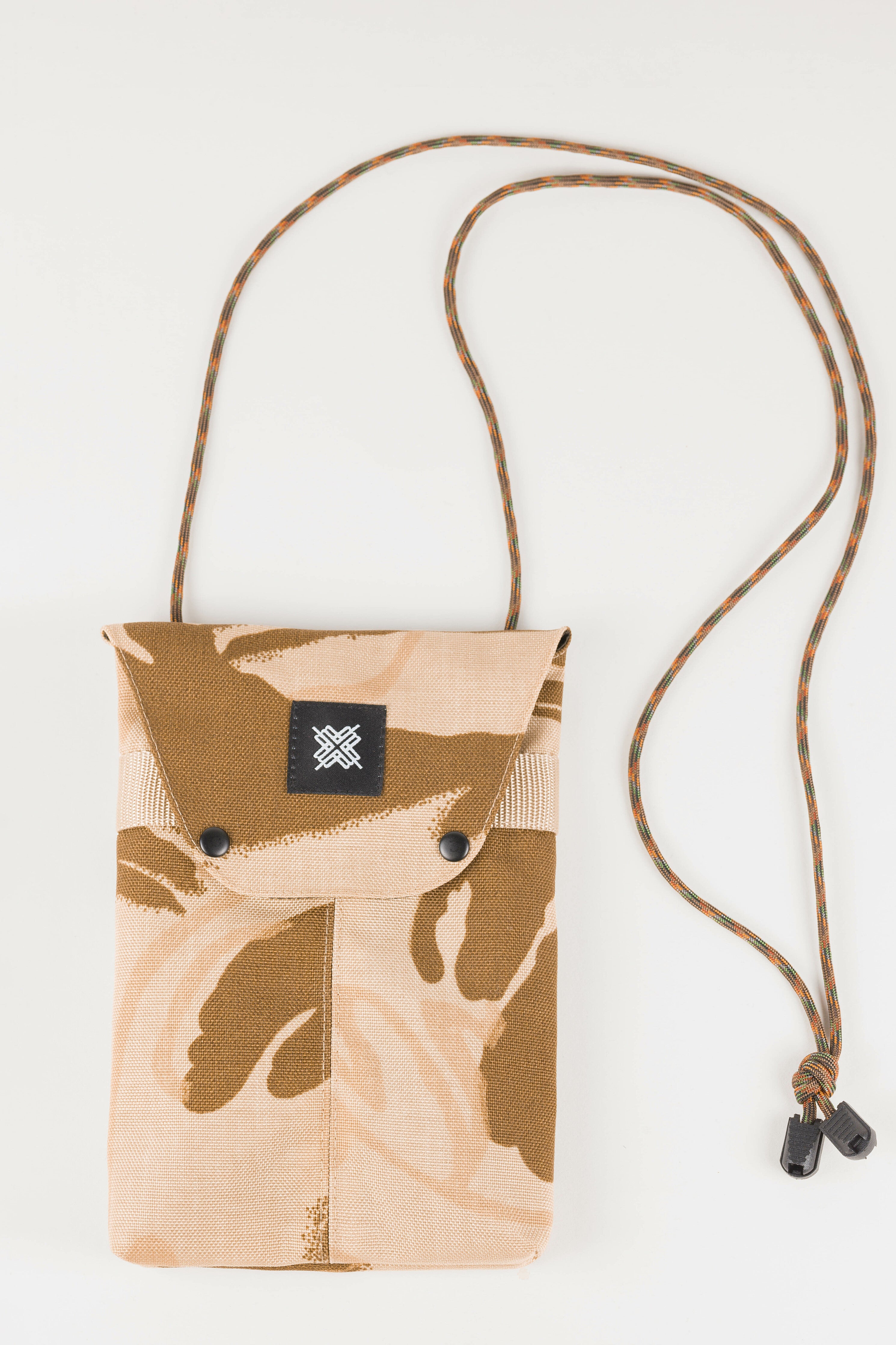 Franco crossbody pouch — Bahrain camo