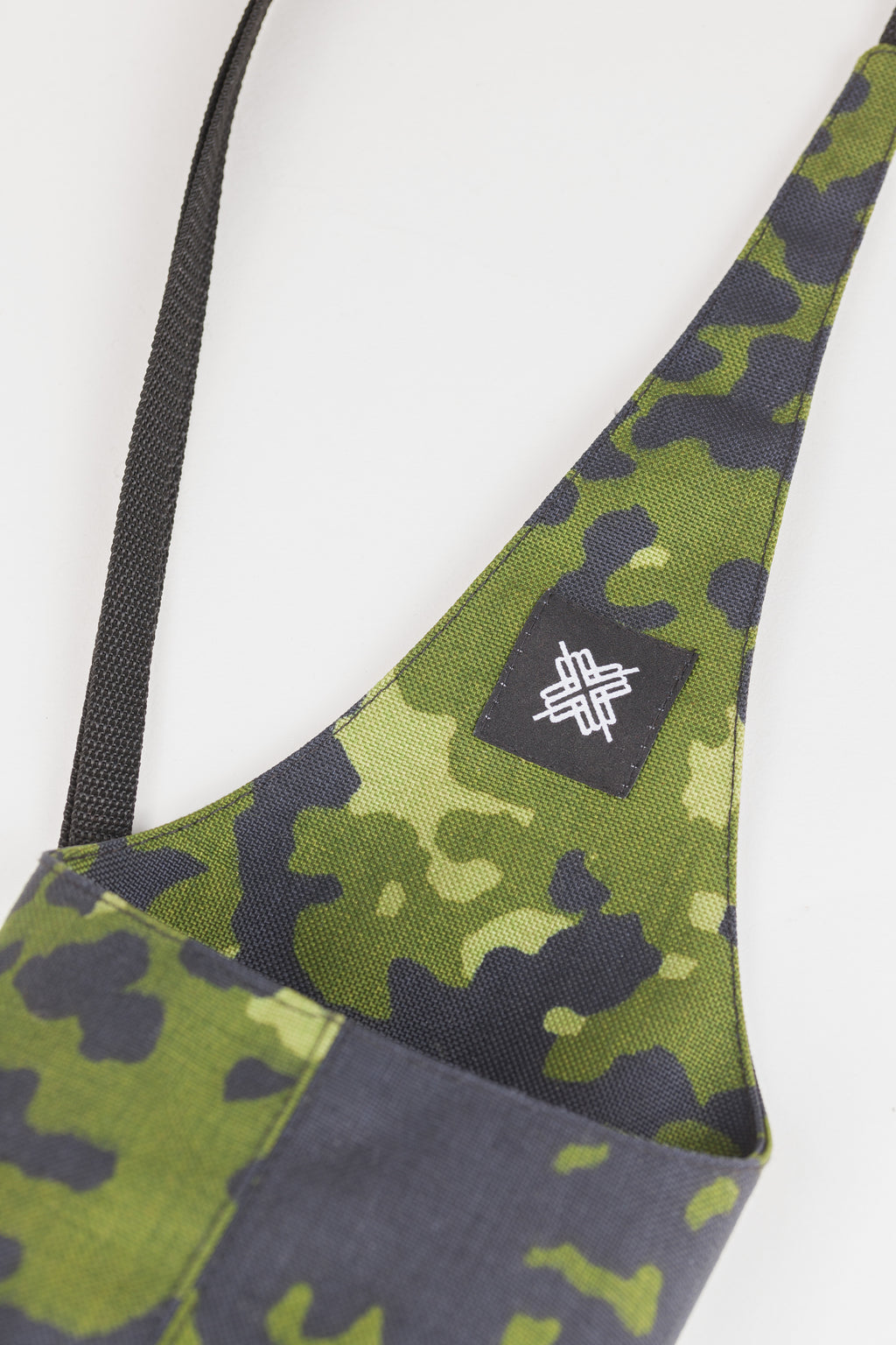 Marlon Bottle Sling — Danish camo