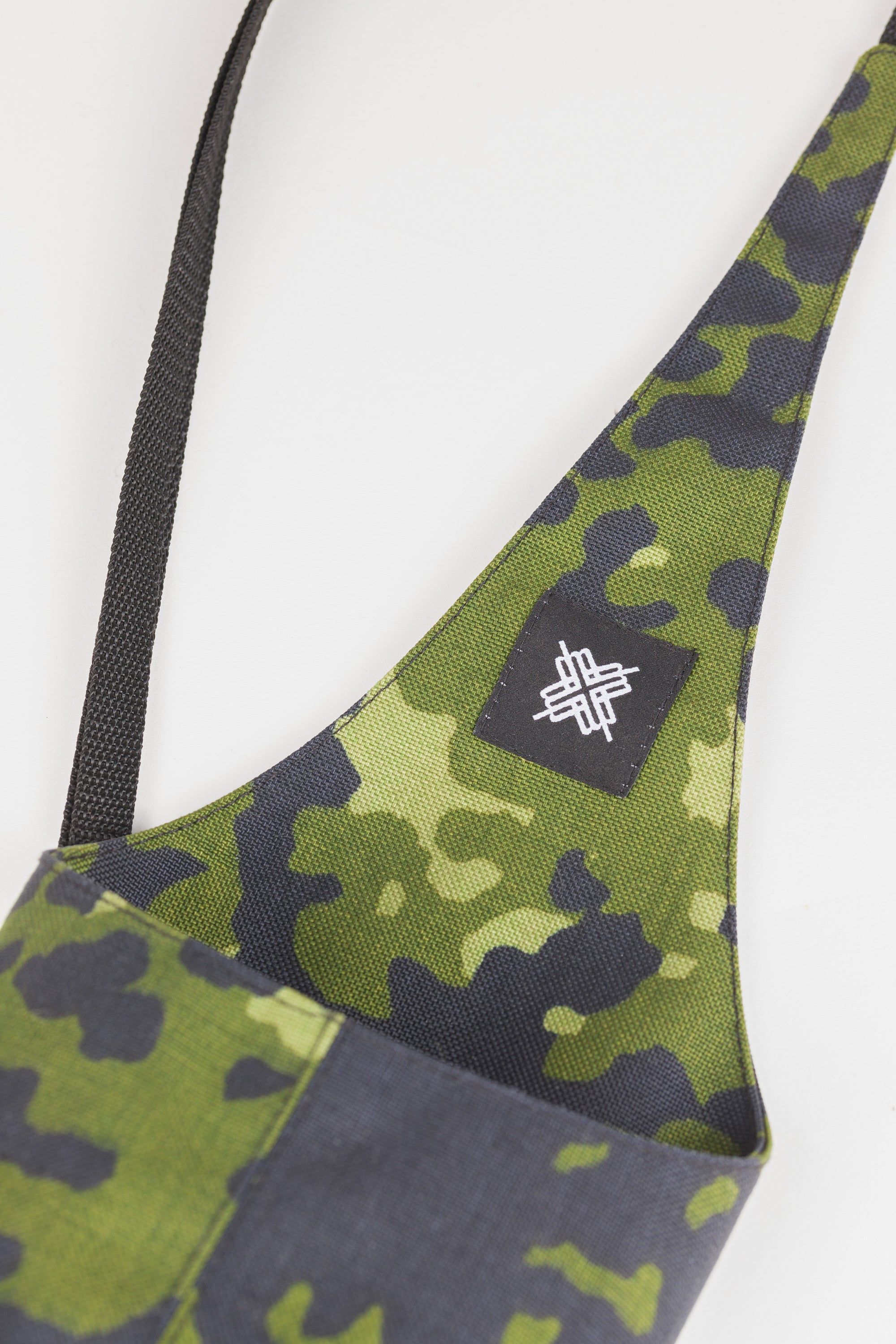 Marlon Bottle Sling — Danish camo